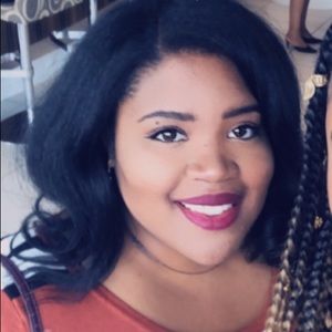 Meet your Posher, Aisha